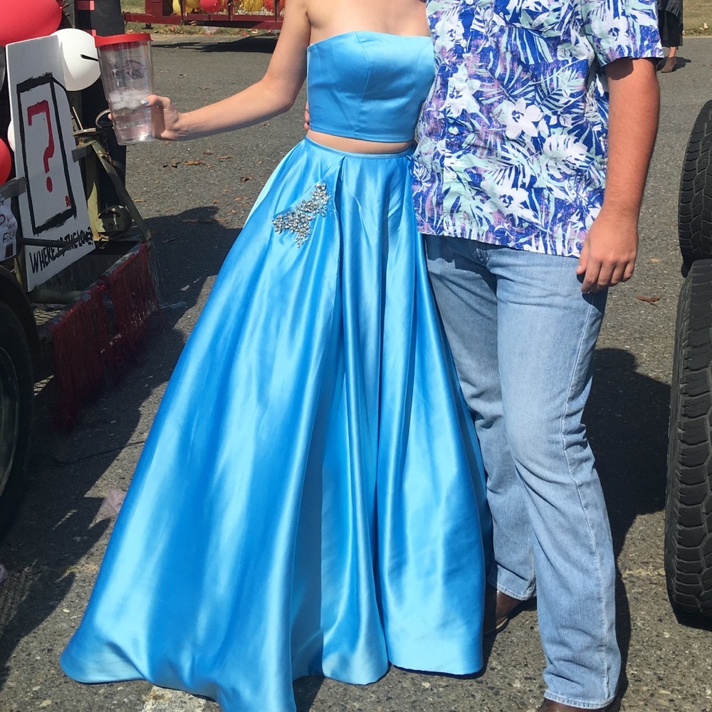 Sherri Hill prom dress
